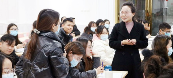 镇巴 专家指导+名师授课+培优补弱+日清月结的教学模式