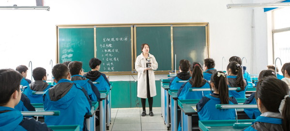 镇巴引入导师机制，准确把握考试方向
