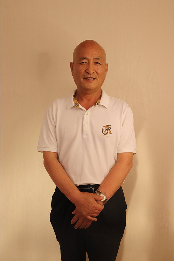 镇巴杨养民 本科学历，毕业于陕西师范大学
